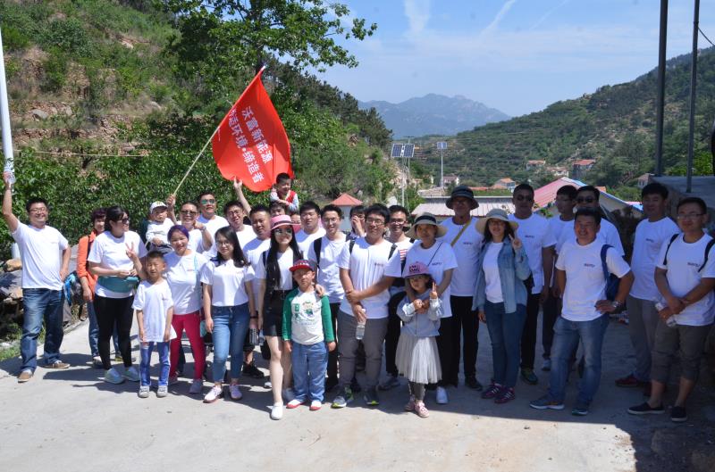 沃富新能源---沃富家人走進大自然，近親大自然---櫻桃采摘