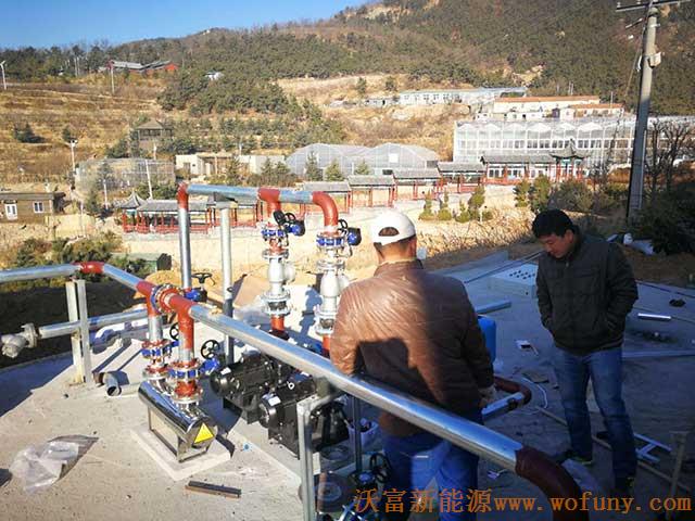 青島德沃幼兒園空氣源熱泵項目施工案例地暖施工、主機施工，空氣源熱泵項目調試成功，項目展示實例&mdash;&mdash;空氣源熱泵管路連接1